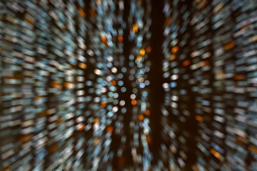 Siniset ja oranssit led valopallot esittävät dataa